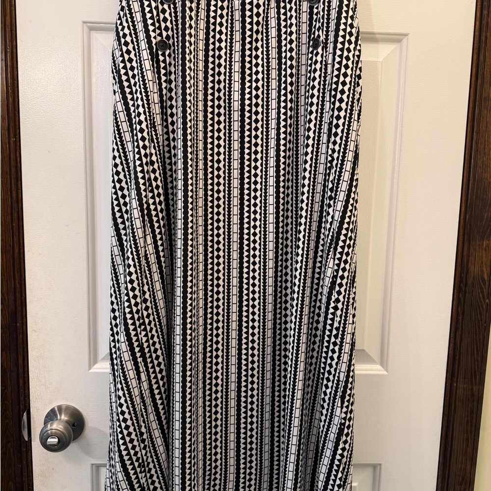 Elegant Black and White Patterned Maxi Skirt